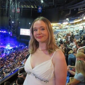 Meet your Posher, Isabeau